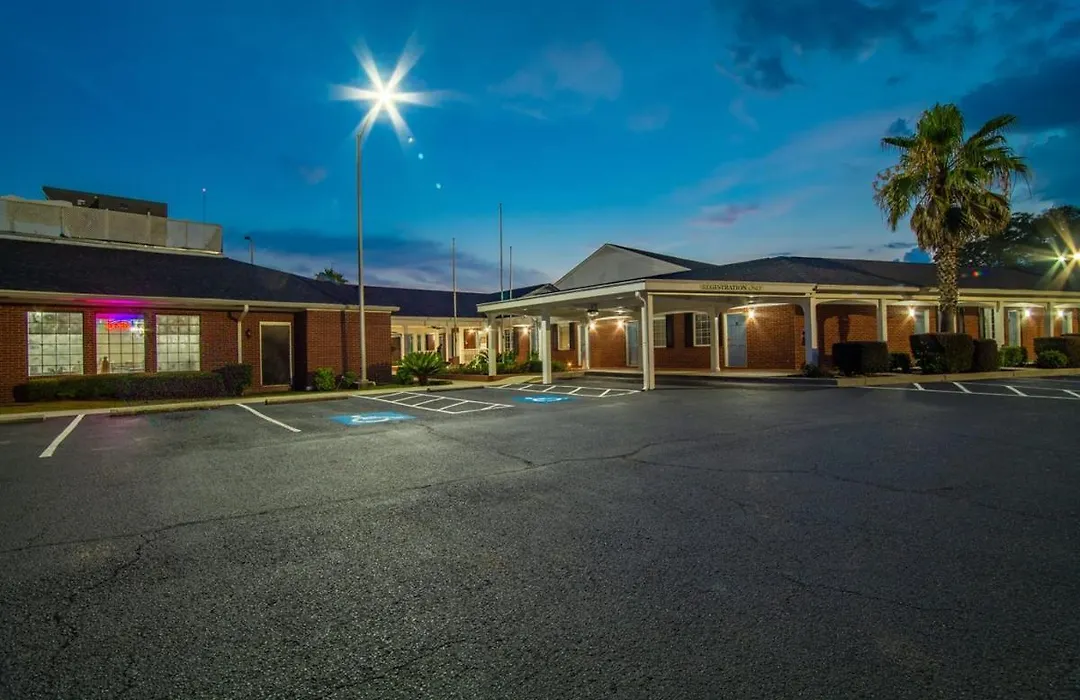 Winton Inn & Suites-1