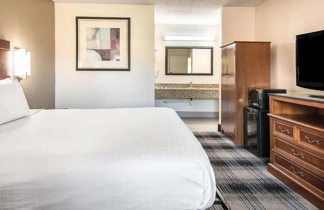 Americas Best Value Inn Perry-1