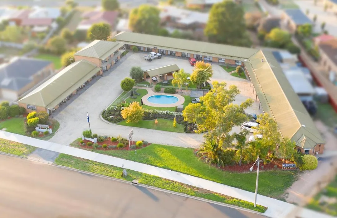 Statesman Motor Inn-1