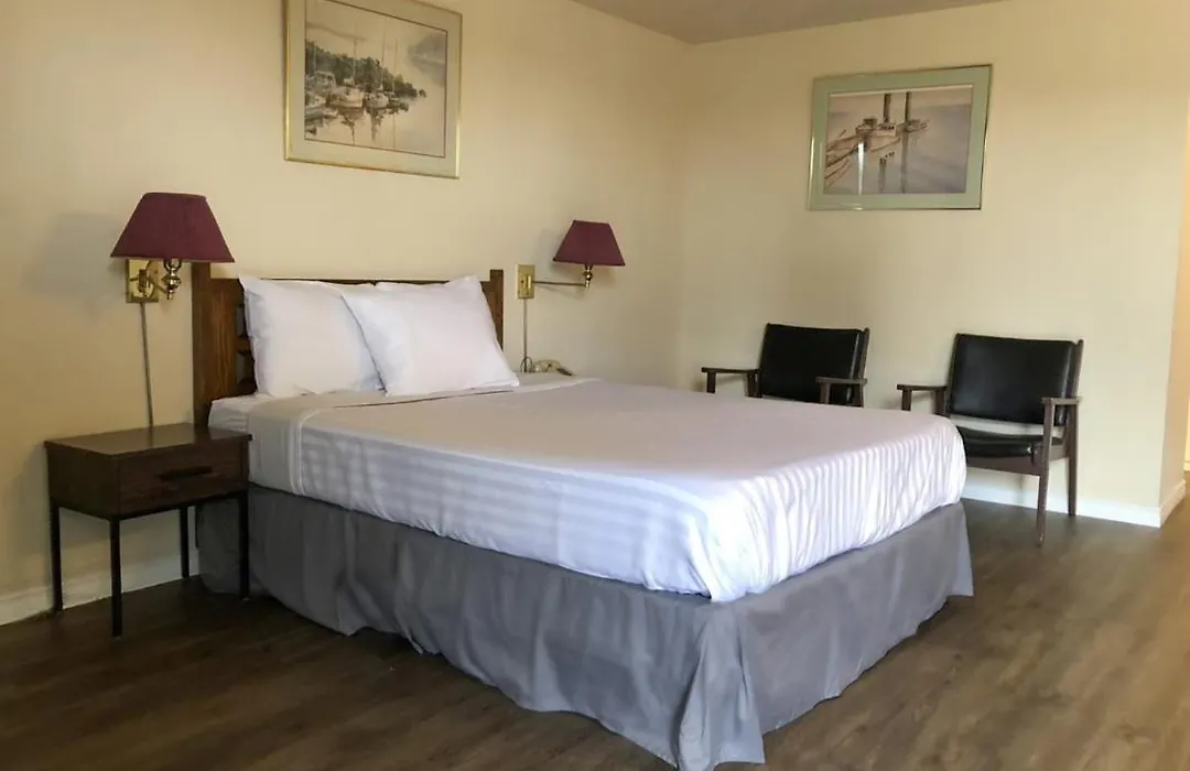 Knights Inn Fort Erie-1