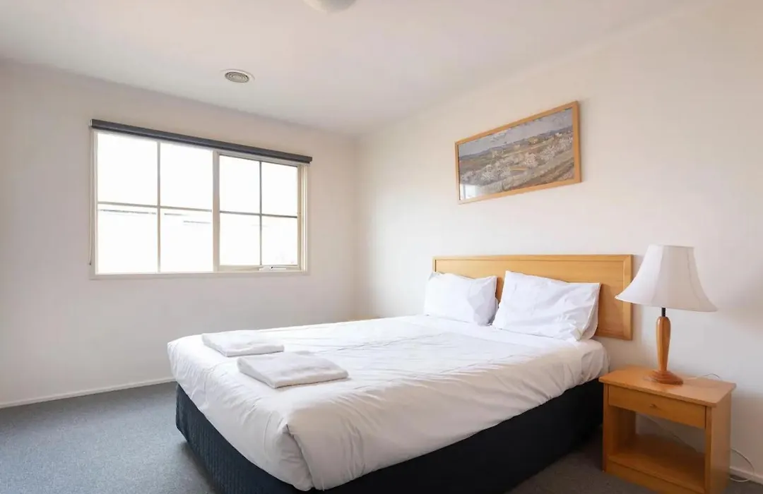 Lamplighter Motel-1