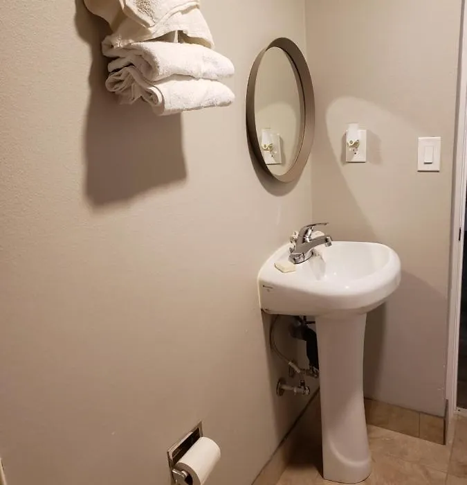 Parkrose Inn And Suites-1