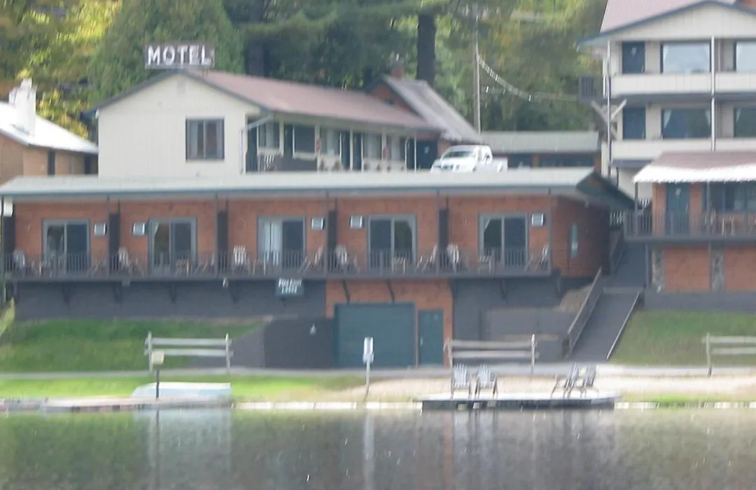 Pine Knoll Hotel Lakeside Lodge & Cabin-1