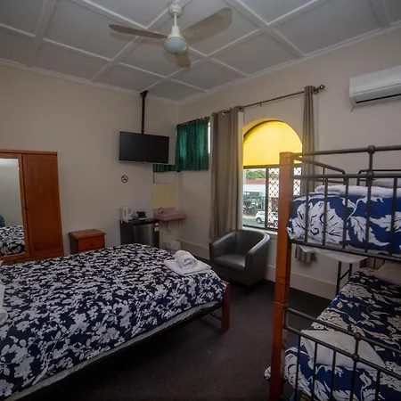 Australian Hotel-2