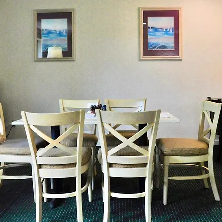 Azalea Inn & Suites-2