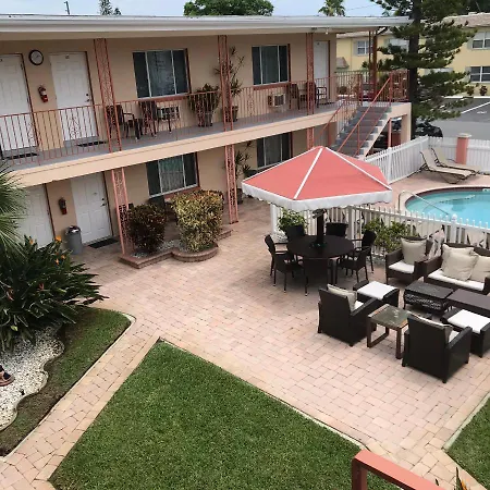 Carlton House Motel And Suites-2