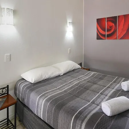 Cool Palms Motel-2
