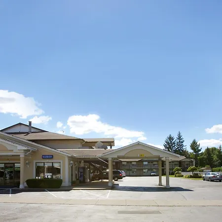 Howard Johnson By Wyndham Niagara Falls-3