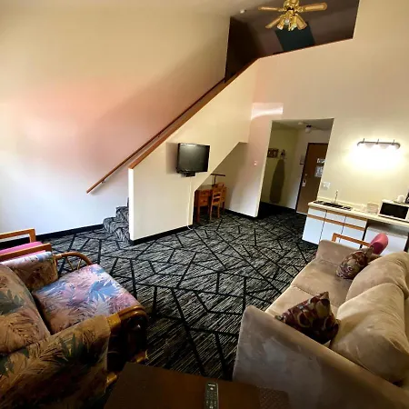 Woodland Inn & Suites-2