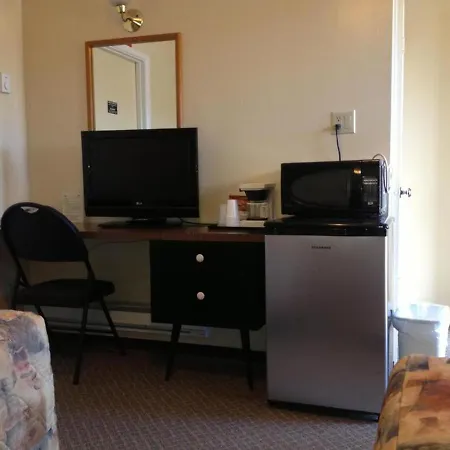 Redwood Motel-3