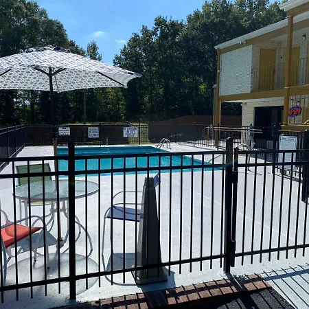 Magnolia Inn Laurens-3