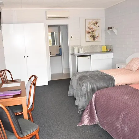 Peterborough Motel-2