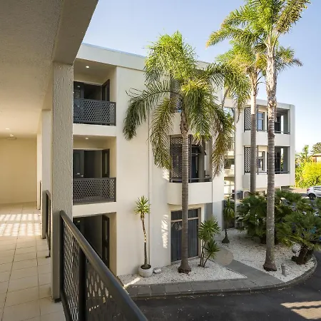 Carnmore Hotel Takapuna-2