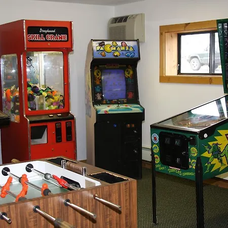 Budget Host Inn & Suites-3