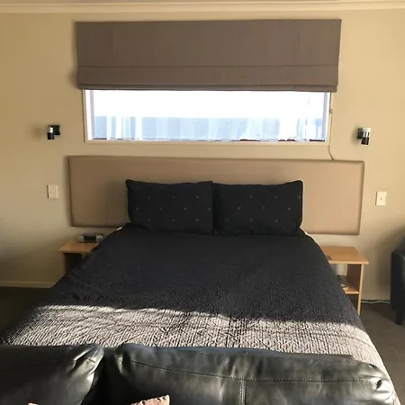 555 Motel Dunedin-3