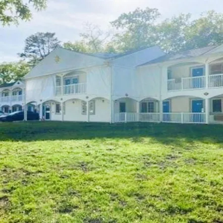 Studio Inn And Suites-2