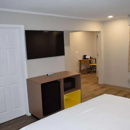 Days Inn By Wyndham San Antonio Alamo/Riverwalk-2