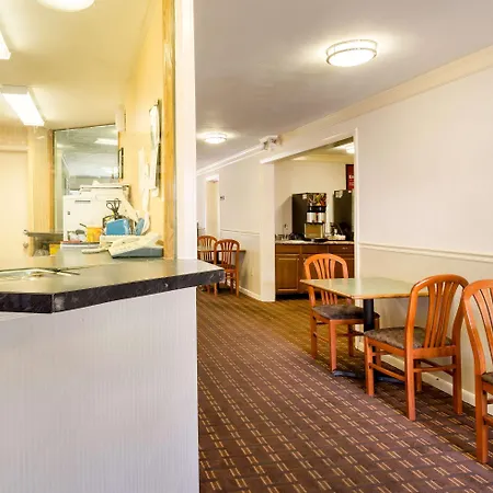 Howard Johnson By Wyndham Malden Boston Area-2