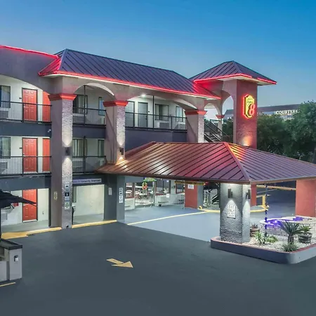 Super 8 By Wyndham Austin University/Downtown Area-2