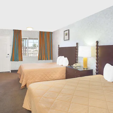 Days Inn By Wyndham Fresno Central-2
