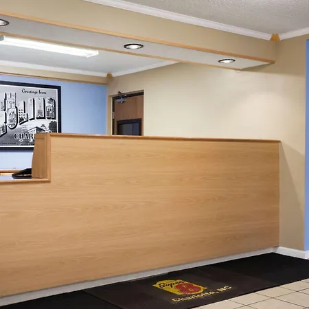 Super 8 By Wyndham Charlotte University-3