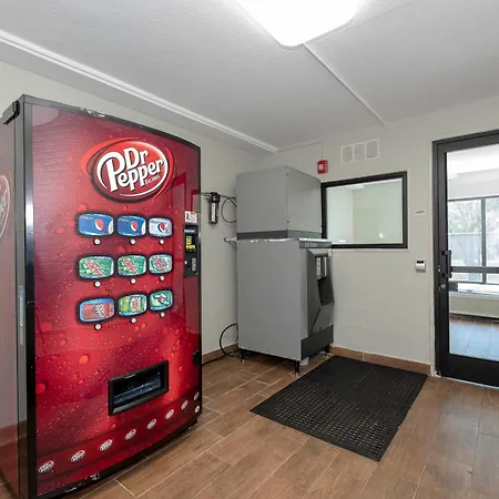 Red Roof Inn Roanoke Rapids-3