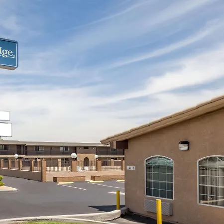 Travelodge By Wyndham Victorville-3