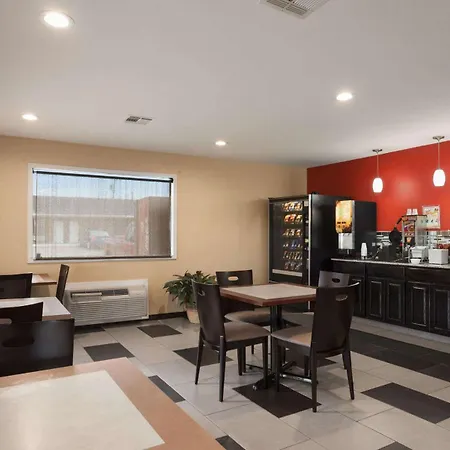Super 8 By Wyndham Henryetta-3