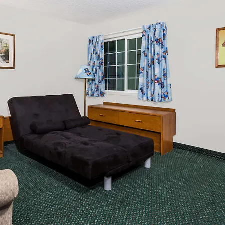Travelodge By Wyndham Grants Pass-3