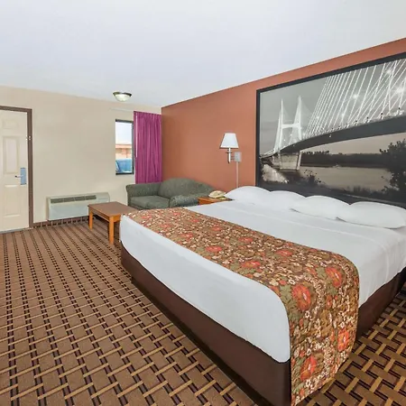 Super 8 By Wyndham Charleston Sikeston East Mo-3