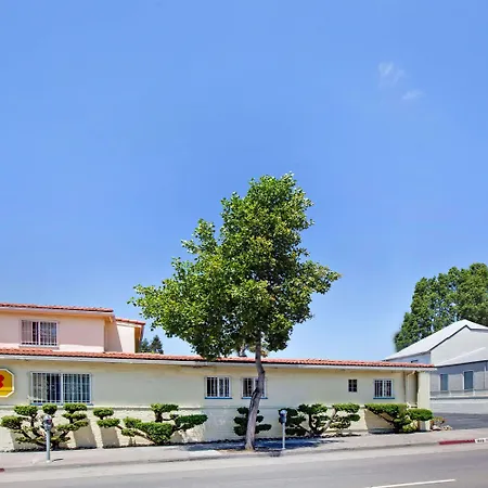 Super 8 By Wyndham Berkeley-2