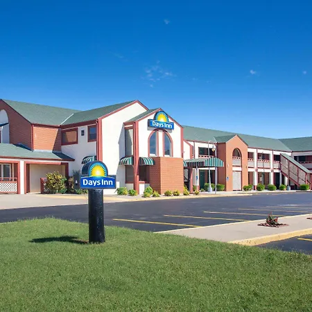 Days Inn By Wyndham Wichita West Near Airport-2