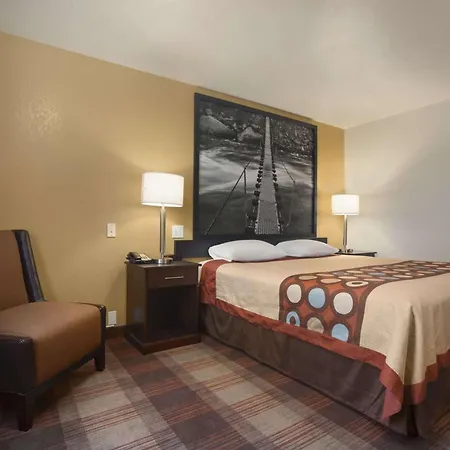 Super 8 By Wyndham Idaho Falls-2