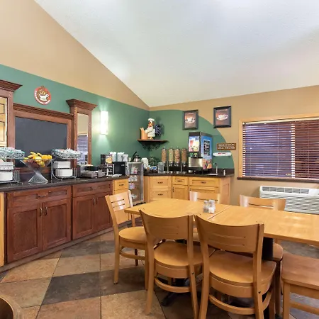 Americinn By Wyndham Sheboygan-2