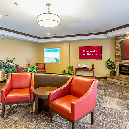 Red Roof Inn & Suites Omaha - Council Bluffs-2