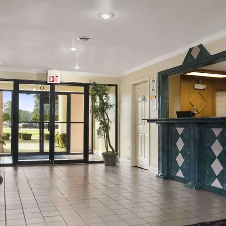 Days Inn & Suites By Wyndham Stuttgart-2