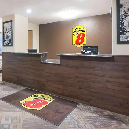 Super 8 By Wyndham Jamestown-3