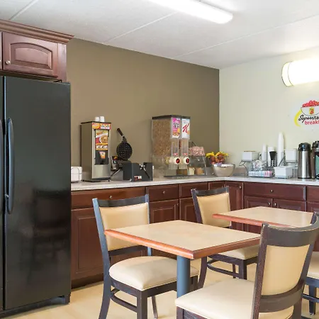 Super 8 By Wyndham Kingsport /I-81-2