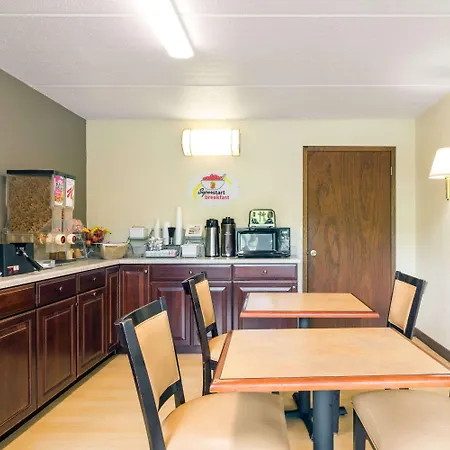 Super 8 By Wyndham Kingsport /I-81-3