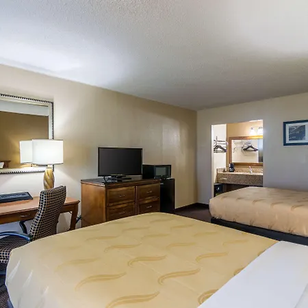 Quality Inn Shawnee I-40-3