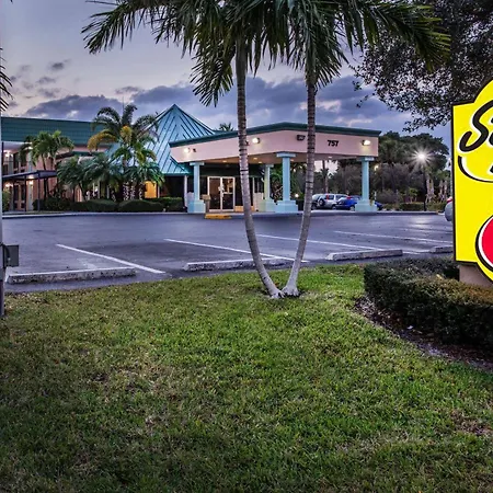 Super 8 By Wyndham North Palm Beach-2