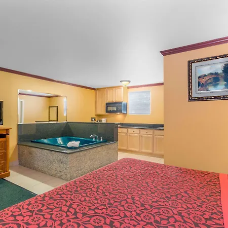 Days Inn By Wyndham King City-2