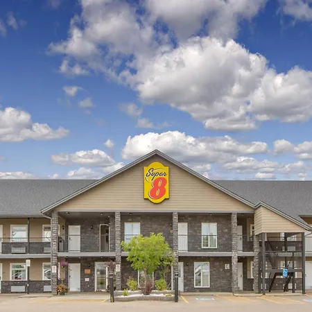Super 8 By Wyndham Fort Mcmurray-3