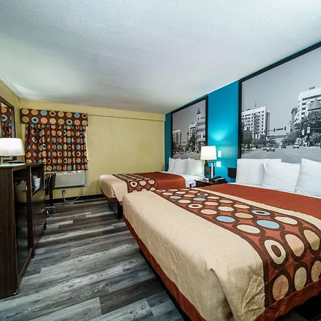Super 8 By Wyndham Wichita Airport West Kellogg-3