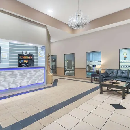 Super 8 By Wyndham North Little Rock/Mccain-3