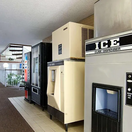 Knights Inn & Suites Emporia-2