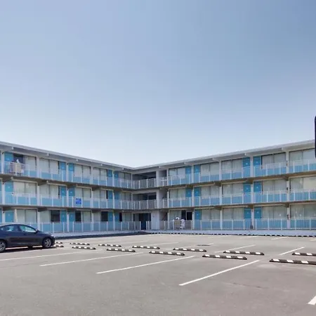 Thunderbird Beach Motel-2