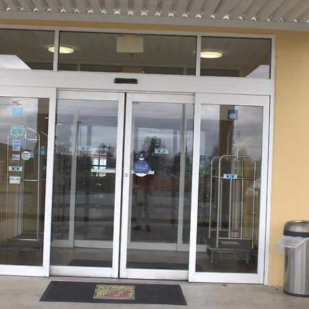 Super 8 By Wyndham Rainsville-2