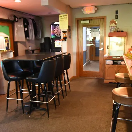 Campus Inn Baraboo-2