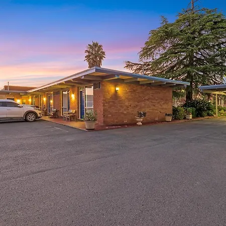 Plainsman Motel-3